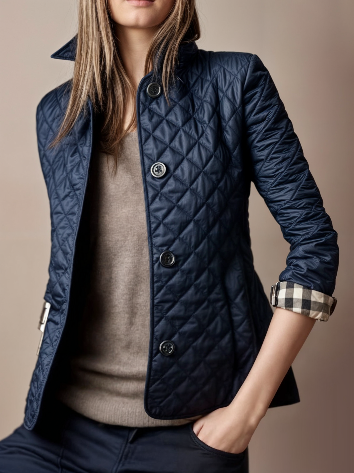 Kviltert jakke med turn-down krage for kvinner