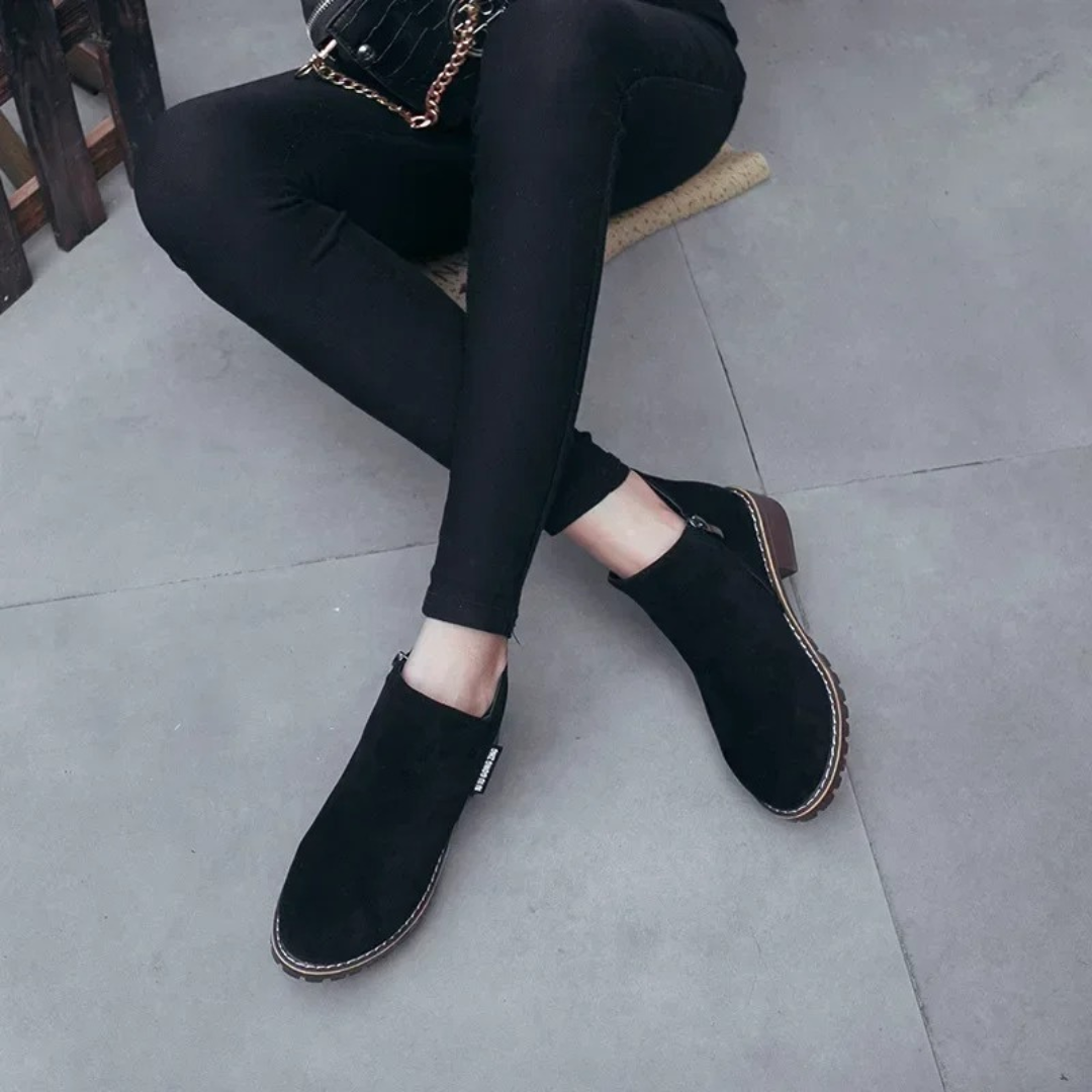 Ankelstøvletter i semsket skinn for kvinner