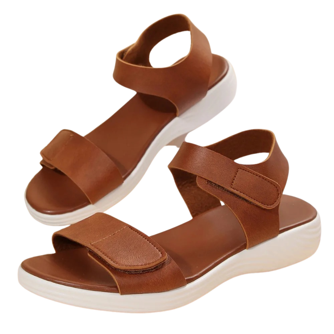 Flate fritidssandaler for kvinner