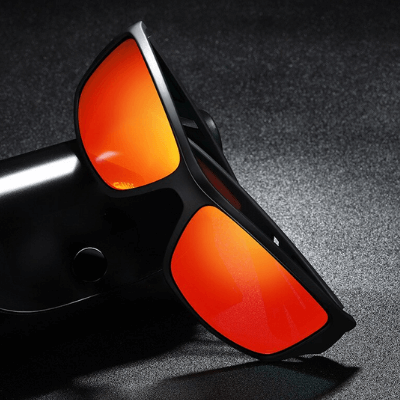 Solbriller med Dallas-tema