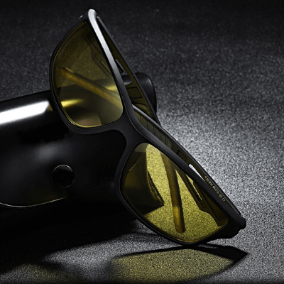 Solbriller med Dallas-tema