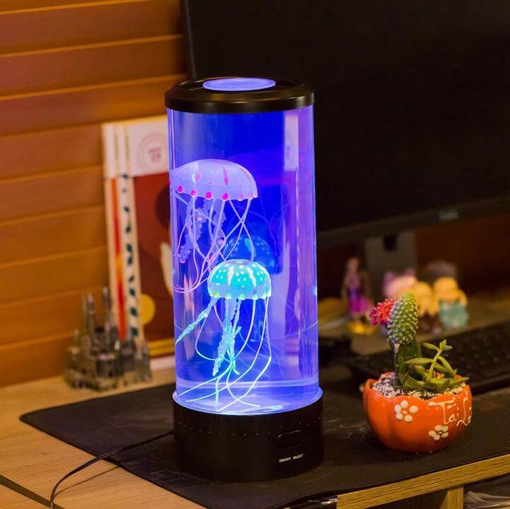 Manet fargeskiftende sensorisk lampe