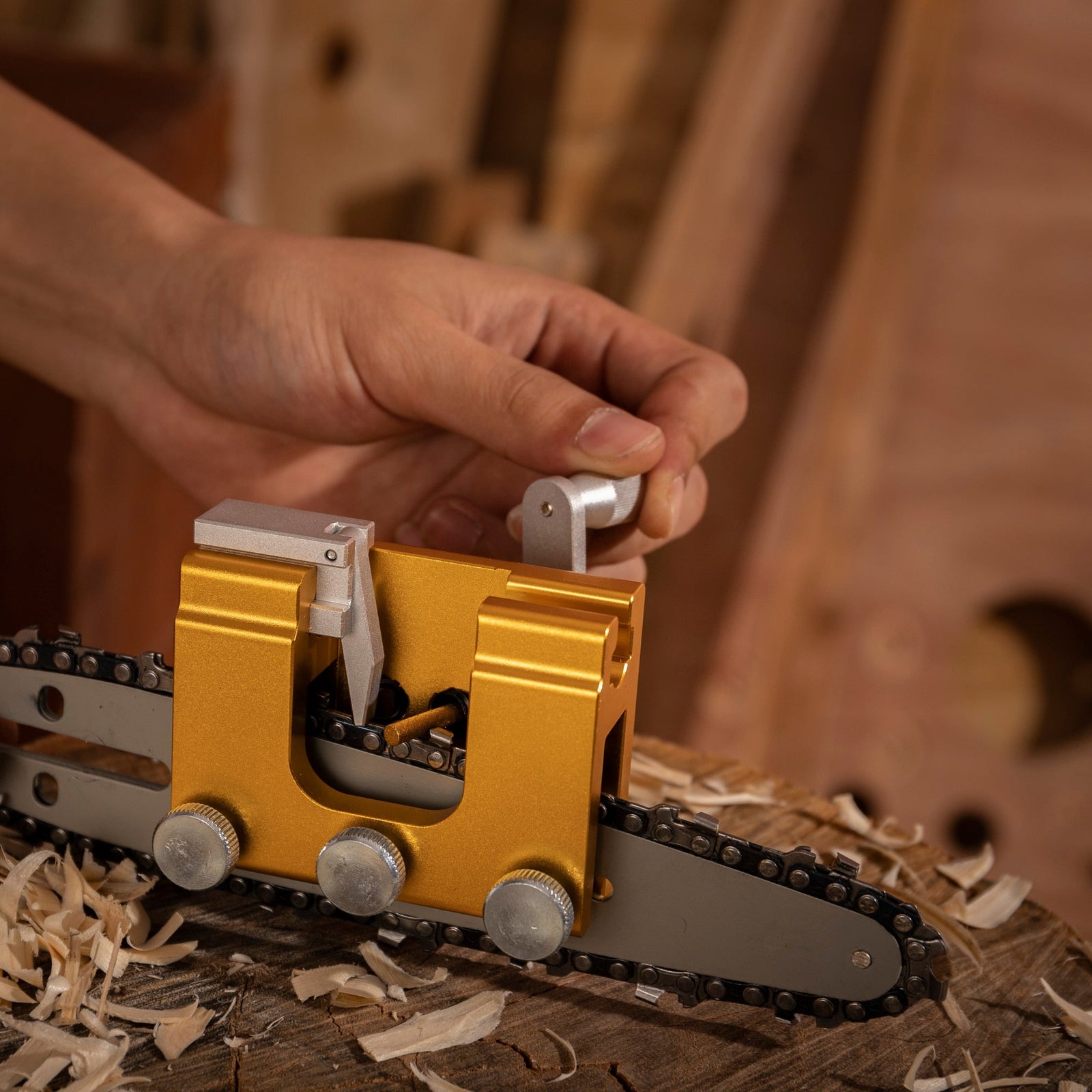 Bærbart motorsagsliperverktøy