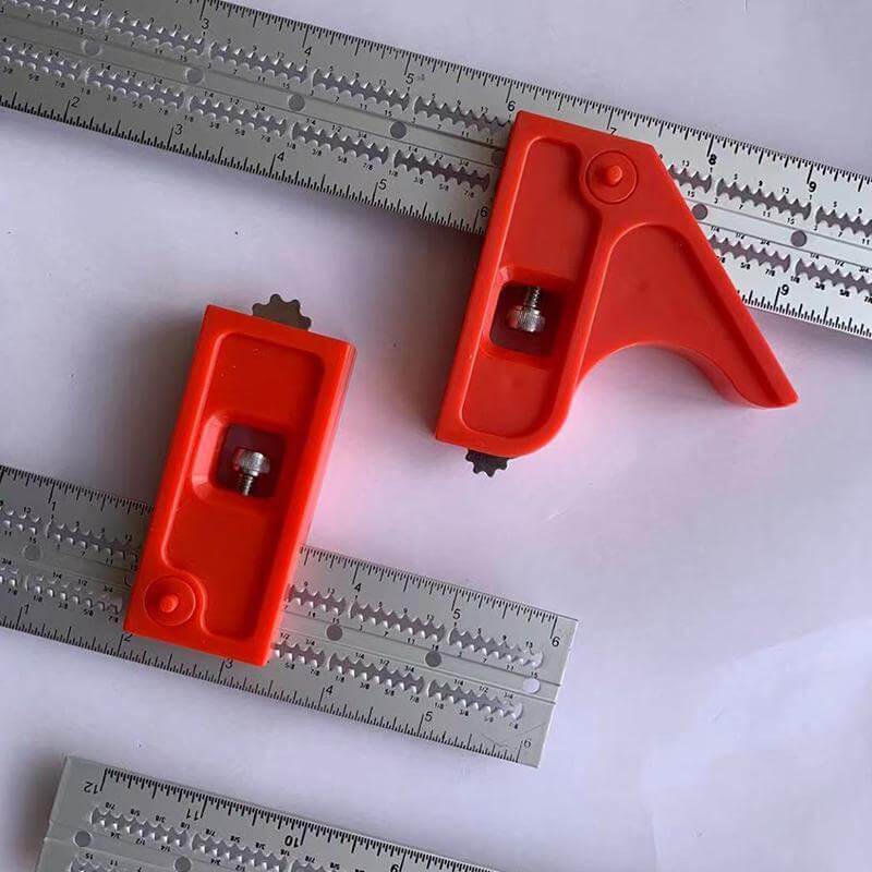 Justerbar kantlinjal for trebearbeiding